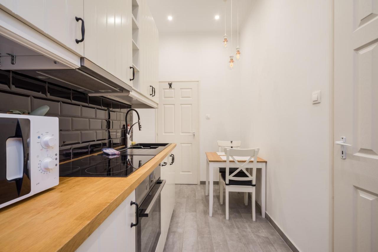 Bpr Art Of Rainbow Apartments Budapest Esterno foto